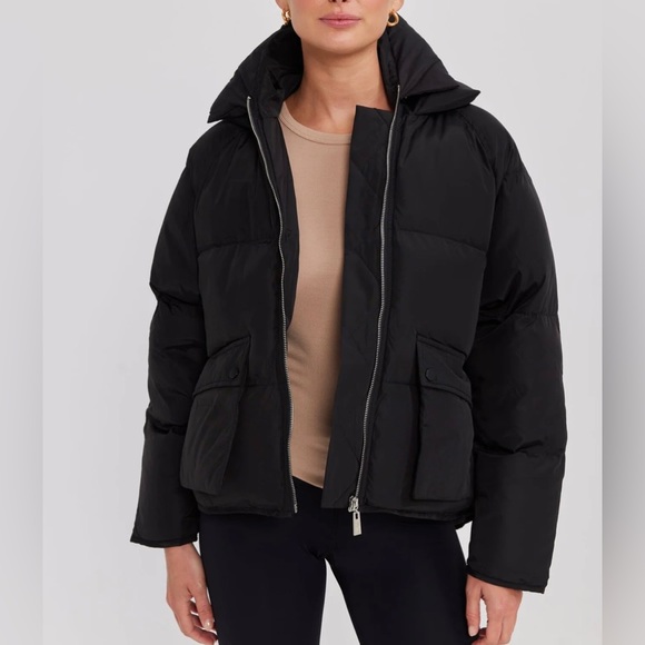 NWT Revolve Toast Society Pluto Puffer Jacket - Picture 3 of 13